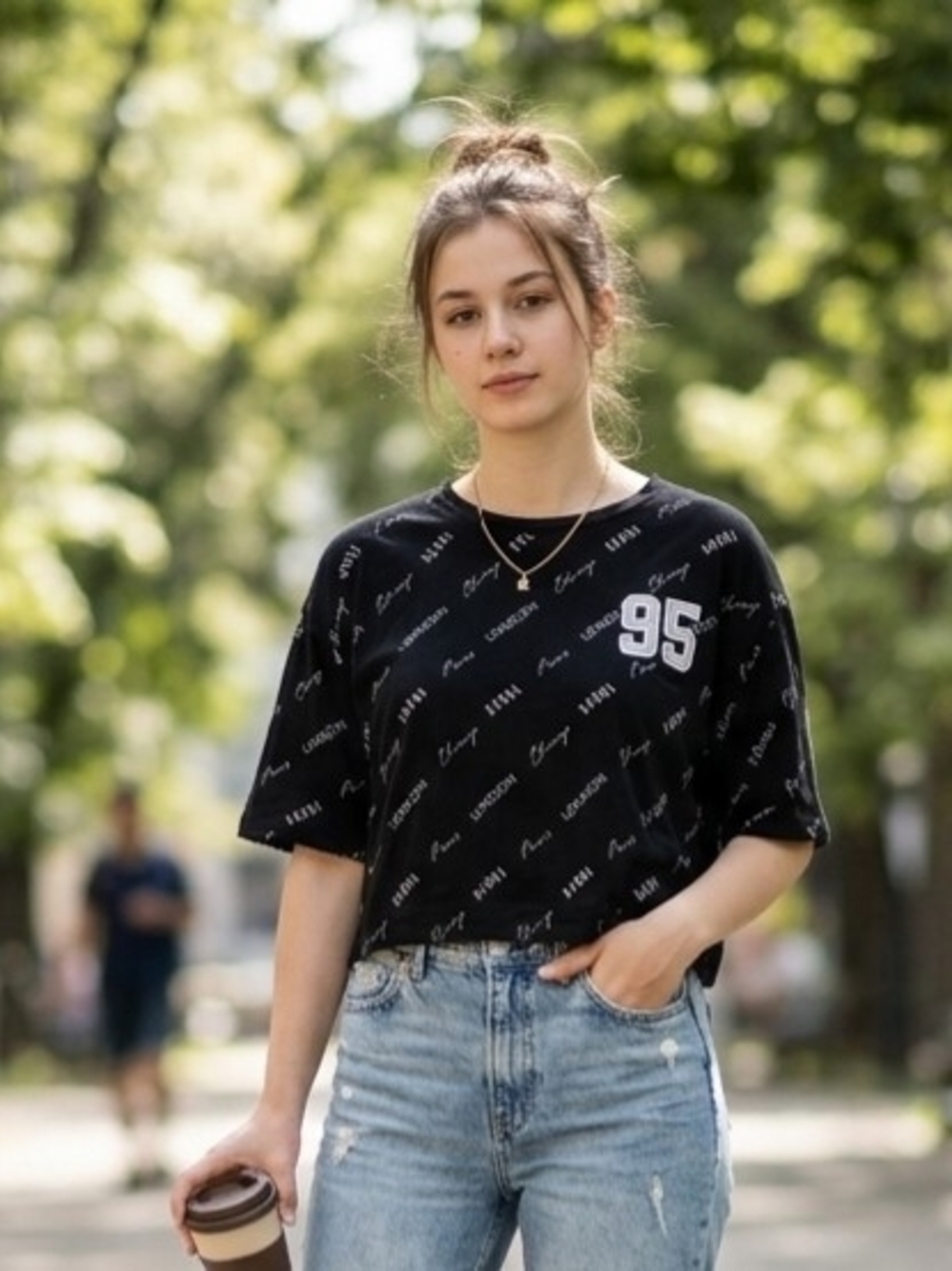 H&M Black Short Sleeve Graphic Tee with '95' Patch
